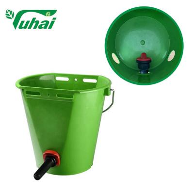 China Calf Milk Feeding Buckets 8l With Multiple Teats Lamb Calf Nipple Milk Feeder PP Material for sale