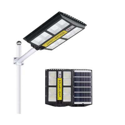 China Factory Wholesale Solar Charging Smart Solar Charging Easy To Carry 400W Telescopic Solar Street Light for sale