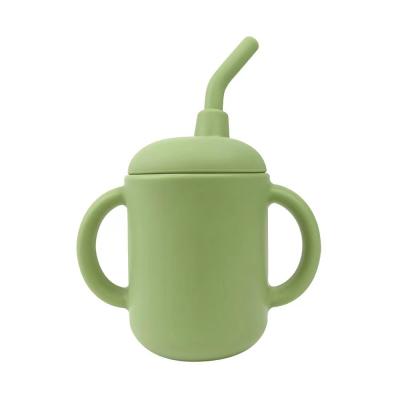 China 120ml Silicone Green Colors Spill Proof Kids Cup Personalized Baby Cup With Straw Capacity With Size 10.5*7.3*6.1cm And zu verkaufen