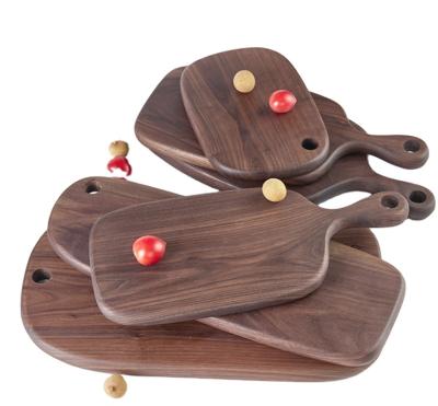 China 2021 Kitchen Restaurant Breakfast Sustainable Natural Friendly Wood Cheese Board Wooden Cutting Board for sale