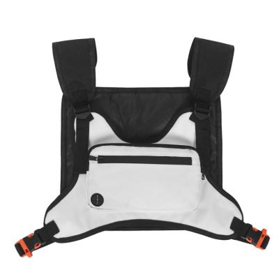 China 2020 Custom Water Proof Nylon Men Chest Bags Front Pocket Fashion Men Chest Rig Bag With Reflective Back for sale