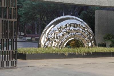 China Edelstahl-große Skulptur im Freien, spiegeln Polierstatue der modernen Kunst im Freien wider zu verkaufen