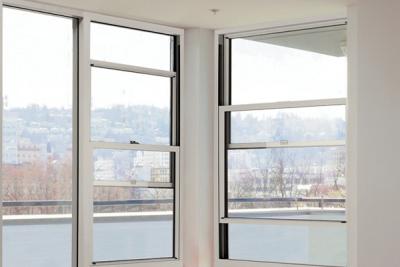 中国 Simplicity And Functionality Double Hung Window Frame Aluminum Profile 販売のため