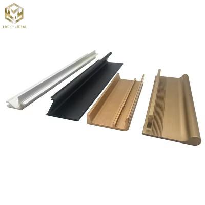 Cina Vari trattamenti superficiali 1% Tolleranza Armadio da cucina Manicotto Hardware Profile campione disponibile Origine dal Vietnam in vendita