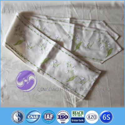 China Edge Edge Machine Made 100% Polyester Embroidered Table Runner for sale