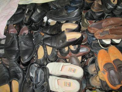 China men leather shoes used .Shijiazhuang Chemical Industry Park win-win garment factory, main products used shoes, hand ba for sale