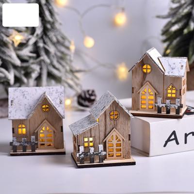 China Wooden Christmas Decoration LED Lodge Christmas Decoration Supplies Ornaments Desktop Baubles Wooden Crafts for sale