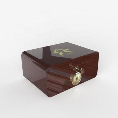 China Cigars Storage Luxury Wholesale Humidor Made of Spanish Cedar for sale