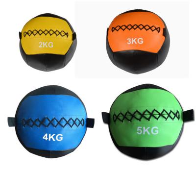 Chine boule molle de mur de médecine de PVC, medicine-ball mou avec des poignées, medicine-ball mou d'unité centrale de forme physique à vendre