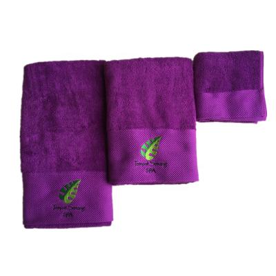 China Luxury Hotel And Spa Compressed Towel 100% Cotton Bath Towel Sets Purple for sale