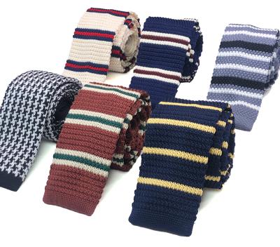 China Trendy Wholesale Fashion Knitted Ties Can Be Custom Striped Men Knitted Ties for sale