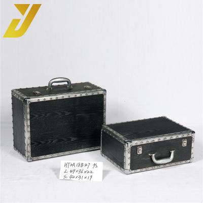 China Portable Set Of 2 Raw Suitcase Wood Box Lined With Aluminum for sale