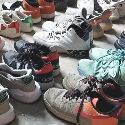 China Fashion Trend Occasion Shoes Bulk Sale Whole Trainer Shoes Second Hand Stylish Rubber Unique Sports Shoes Men for sale