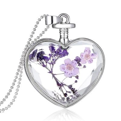 China FASHIONABLE Various Styles Crystal Glass Resin Plant Dried Handmade Heart Shaped Pressed Flower Necklace for sale