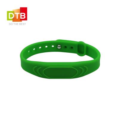 China Waterproof HF Silicone Waterproof / Waterproof RFID Nfc Sports Wristband For Moneyless Payment for sale