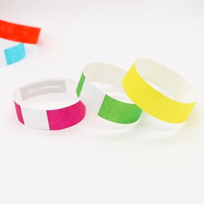 China Disposable DTB QR Code Wristband RFID Paper Single Use Wristband for sale