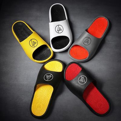 China 2020 Fashion Trend High Quality Men's Slippers Original Logo Designer Shoes Men's Slippers Sandals Custom Brand Slides for sale