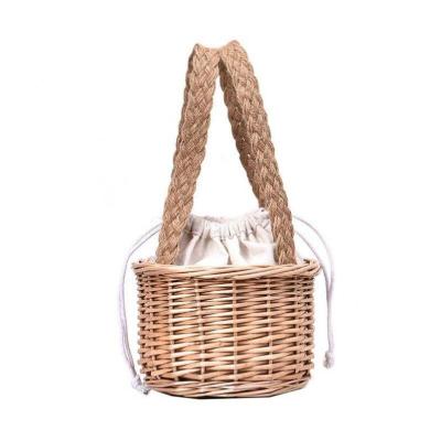 China Summer Eco-Friendly Women Around Handbag Wicker Basket Straw Tote Beach Bag for sale