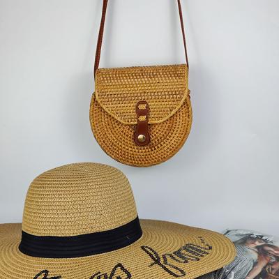 China Straw Rattan Shoulder Bag Women Bali Handmade Woven Natural Bamboo Round Vietnam Fashion Bamboo Beach Bag Wholesale Woven Natural Bamboo Bag for sale