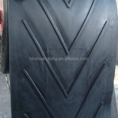 China Anti-Slip V Ribbed Rubber Belt Chevron V Shaped Conveyor Belt For Slope Conveying for sale