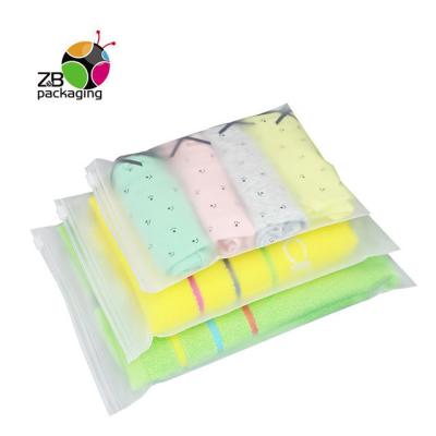 China Matte Ziplock Clothing Underwear Hoodie Disposable Recycled Custom Plastic Bags With Zipper Pulls Lock Poly Plastic Bags Zipper zu verkaufen