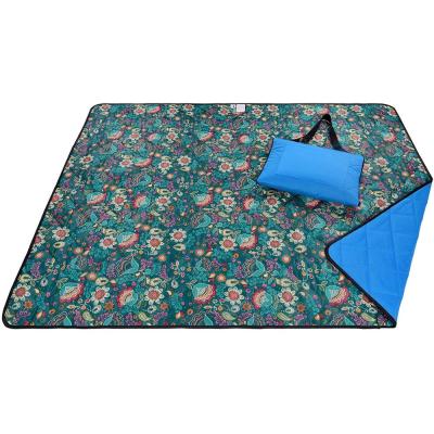 China Machine Washable Large Beach Waterproof Blankets Sand Proof Beach Mat Premium Picnic Blanket for sale