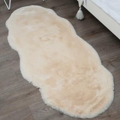 China Rabbit Faux Fur Rug Room Decorations Anti-Slip Fancy Plush Bedroom Rug for sale