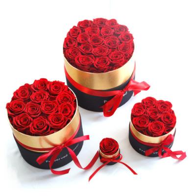 China 2022 Hot Selling Long Life Is Wedding Decoration Preserved Eternal Mounted Eternal Flowers In Acrylic Round Gift Box For Gift for sale