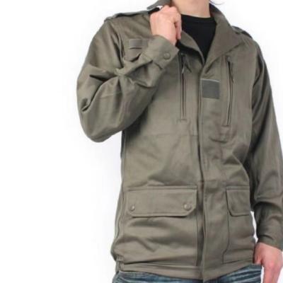 China Chaqueta táctica del ejército F1 del engranaje de la manga el 65% de los hombres del poliéster/el 35% del algodón del uniforme militar largo de la Rasgón-parada en venta