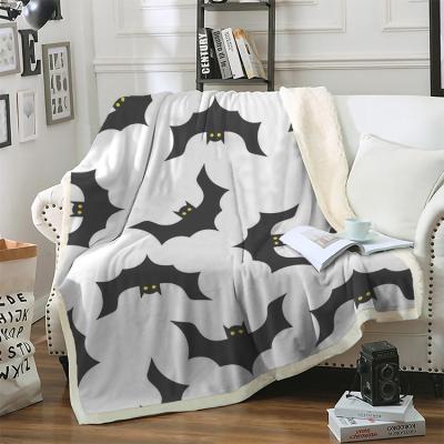 China Anti-Pull Yutong Bats Halloween Spooky Pattern Printed Soft Sherpa Blanket Bed Throw Bedspread Blanket for sale