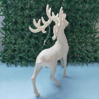 China Custom Handmade Christmas White Deer Christmas Plastic Outdoor Decorative Handmade Plastic Deer Deer for sale