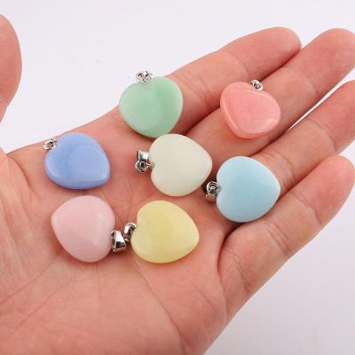 China New Fashion Jewelry Summer Jewelry Fluorescence Color Heart Love Stone CLASSIC Rental Choker Pendant Necklace For Girl for sale