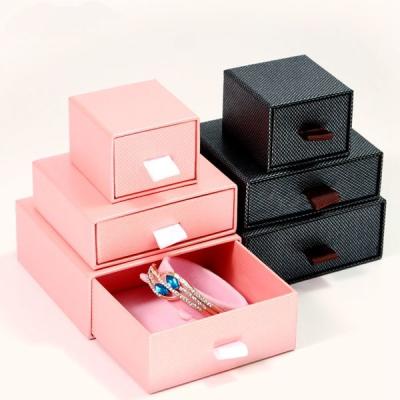 Chine Debossed Small Cardboard Drawer Boxes Giftbox For Jewelry Package à vendre