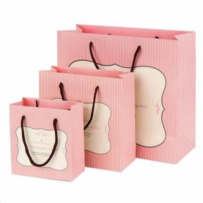 Chine Promotional Gift Paper Cardboard Carry Bags Jewelry Packaging With Handle à vendre