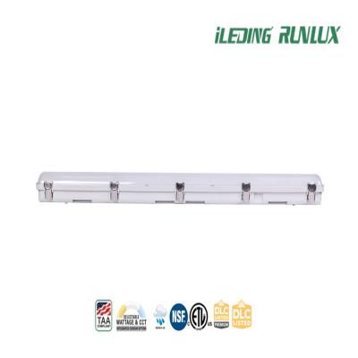 China Frost Resistance IP66 Polycarbonate LED Linear Vapor Tight Light 2FT-8FT for sale