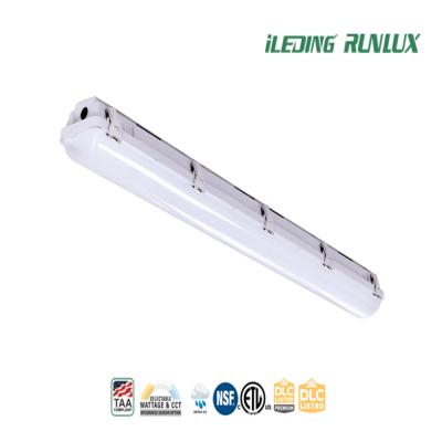 中国 Polycarbonate Lens LED Tri Proof Light 50000 Hours Service Life For Harsh Environments 販売のため