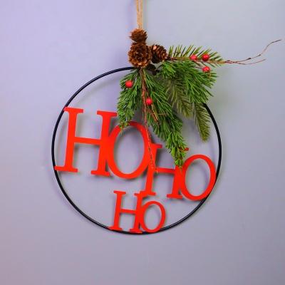 China Large Capacity Merry Christmas Wall Hanging Ornaments, Rustic Farmhouse Metal Round Holiday Wall Sign Hanger for sale