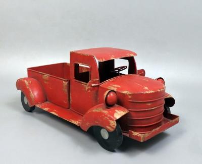 China Wholesale Outdoor Metal Rustic Antique Vintage Metal Christmas Red Decorative Truck With Xmas Tree Novelty Gifts Home Decor for sale