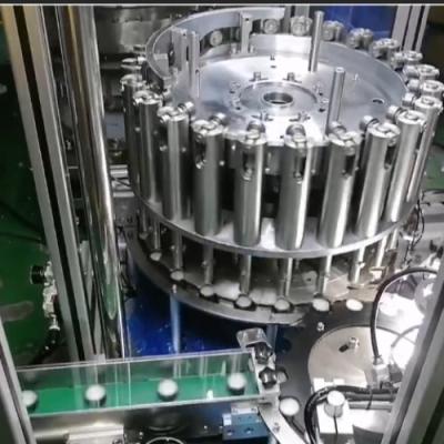 Chine Machine de revêtement de bouchon à grande vitesse pour le remplissage précis des joints sur la fabrication de bouteilles à vendre