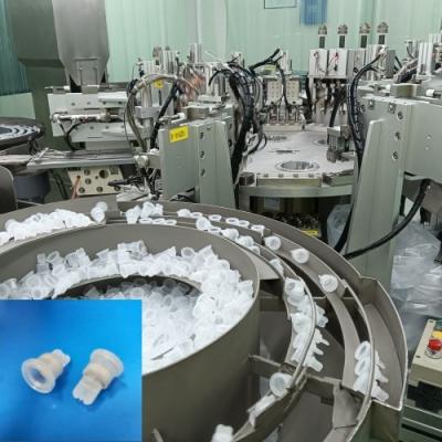 China Euro cap assemblage machine voor kunststof IV infusieproducten ISO en GMP conform Te koop