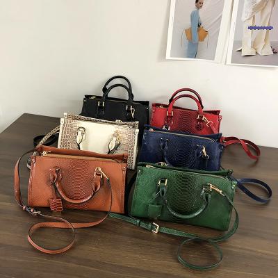 China New Breathable Korean Style Bag Fashion Ladies Bag Embossed Handbag Shoulder Messenger Bag Small Small And Soft Small for sale