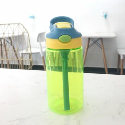 China Sustainable Wholesale Sports Outdoor Plastic Water Bottle With Straw For Children for sale