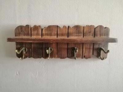 China Entryway die de Houten Muur van het Laagrek hangen zette de Plank van het Laagrek met 4 Dubbele Haken op Te koop