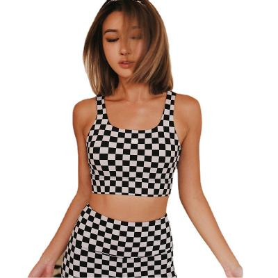 China Breathable Black And White Chess Mesh Womens Yoga Fitness Leggings Nine Point Sports Bra Gym Sports Wear With Chest Pad for sale