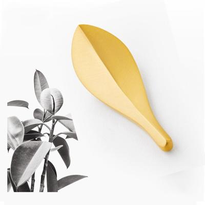 China Modern gold bathroom loquat leaf handle cabinet door its cabinet handle creative light wardrobe drawer handle luxury cabinet handle for sale