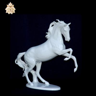 China Modern Indoor Outdoor Garden Decoration Stone Horse Sculpture Hand-carved White Marble Standing Horse Statues For Sale for sale