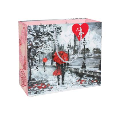 China Valentine's Day Printing Recyclable Eco Friendly Paper Bag With UV Spot In The Front for sale