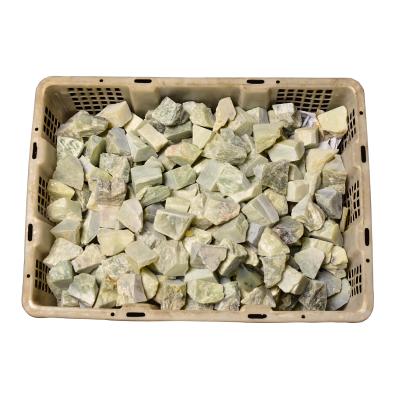 China Bulk Cuarzos Serpentine Jade Quartz Crystals Raw Stones Meditation Wholesale from China for sale