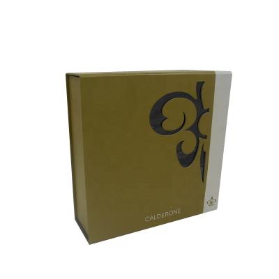 China Handmade Custom Logo Folding Gift Box Luxury Cardboard Packaging Magnetic Packaging for Gift Clothes and Shoes for sale