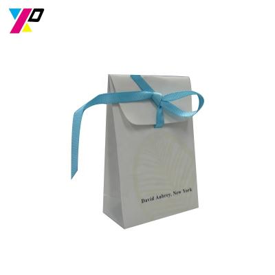 China Simple Design Recyclable Paper Envelope Craft Brand Bag With Ribbon for sale